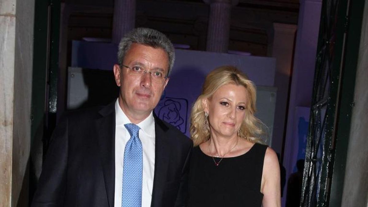5 υπνοδωμάτια, πισίνα και υπαίθρια τραπεζαρία: Εικόνες από το σπίτι του Νίκου Χατζηνικολάου