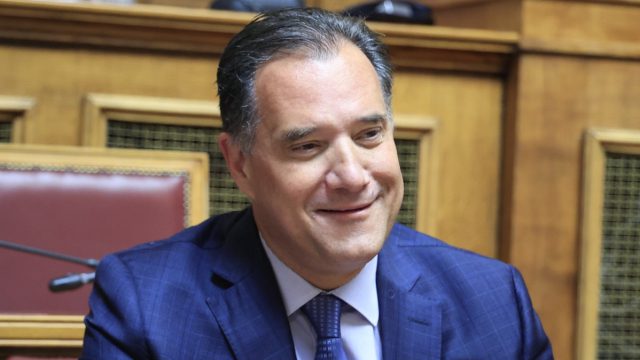 Το πανόραμα της επικαιρότητας: Το νέο τηλεοπτικό «εμπάργκο» στον Άδωνι και το χάος με τις διαρροές