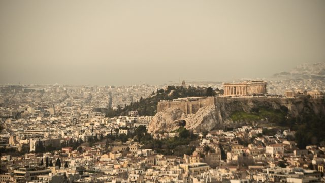 «Κοκτέιλ» αφρικανικής σκόνης και ανέμων – Τάσος Αρνιακός και Κλέαρχος Μαρουσάκης για τον καιρό