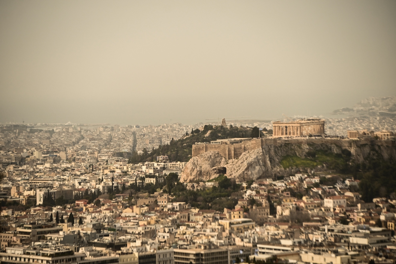 «Κοκτέιλ» αφρικανικής σκόνης και ανέμων – Τάσος Αρνιακός και Κλέαρχος Μαρουσάκης για τον καιρό