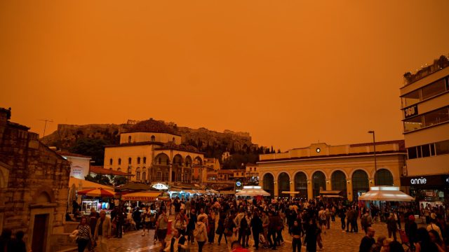 Μετά την ηλιοφάνεια του Πάσχα, ο καιρός «εκδικείται» – Δείτε πού θα φτάσει το θερμόμετρο στους 25 βαθμούς με σκόνη-θρίλερ!
