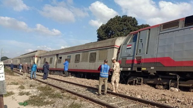 Τραγωδία στην Αίγυπτο: Τουλάχιστον 10 νεκροί μετά από σύγκρουση τρένου με βαν