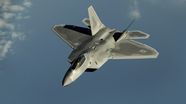 Συνετρίβη μαχητικό αεροσκάφος του κινεζικού πολεμικού ναυτικού κατά τη διάρκεια άσκησης