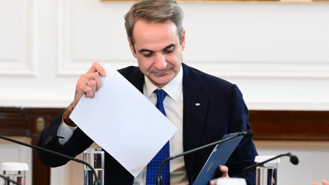 Τα μηνύματα του ανασχηματισμού: Οι 3+1 βασικοί που έμειναν εκτός κυβέρνησης και οι επιδιώξεις Μητσοτάκη
