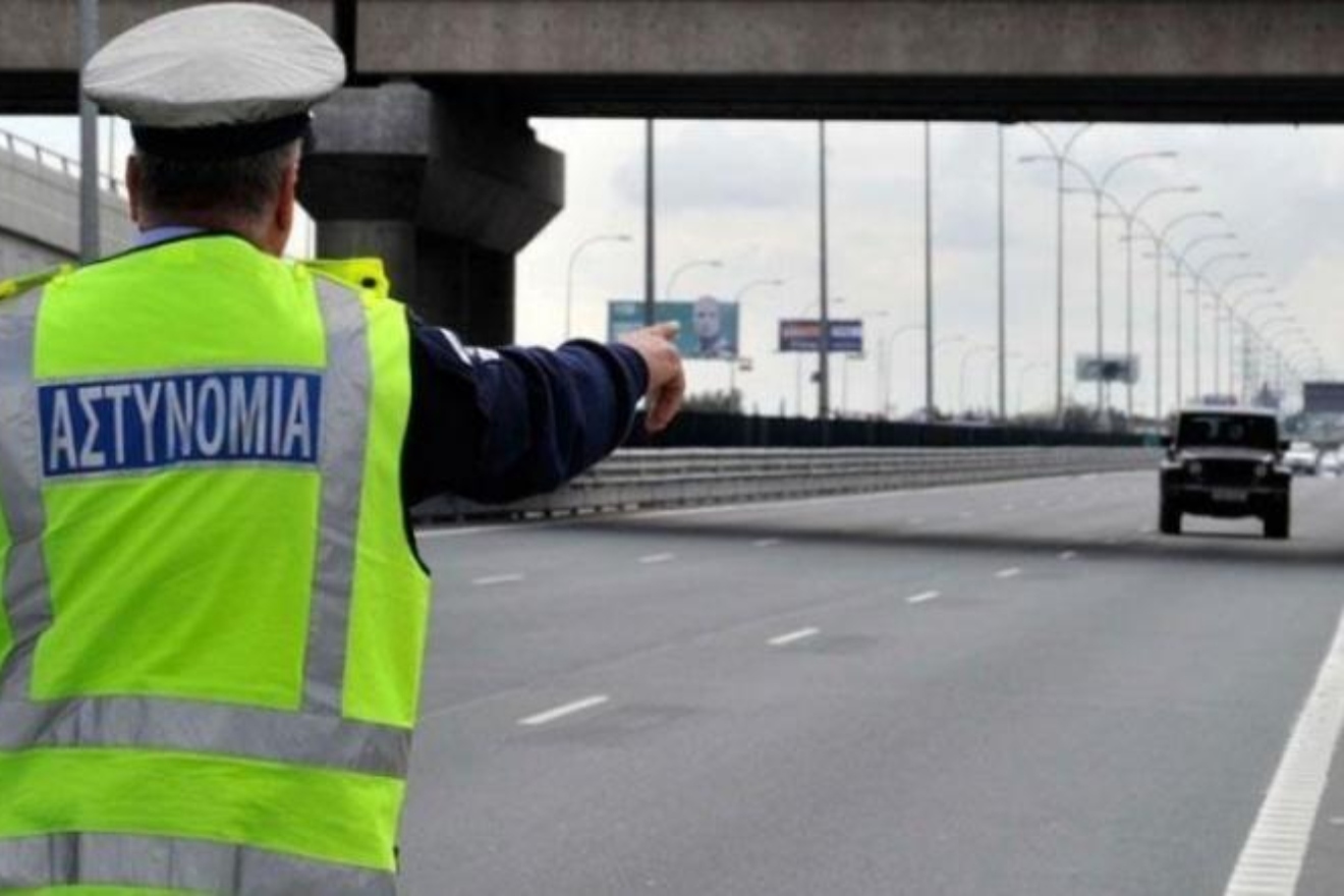 Σταματάνε αστυνομικοί αμάξι στην εθνική οδό: Το ανέκδοτο της ημέρας (13/3)