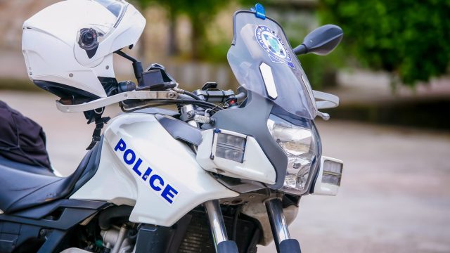 Συναγερμός στην Καισαριανή: Άνδρας βρέθηκε νεκρός σε γκαράζ
