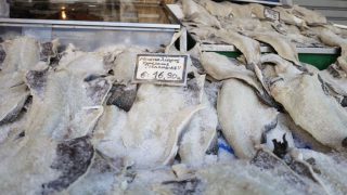 Ο «αλμυρός» μπακαλιάρος της 25ης Μαρτίου: Οι τιμές του τραπεζιού και οι… απομιμήσεις