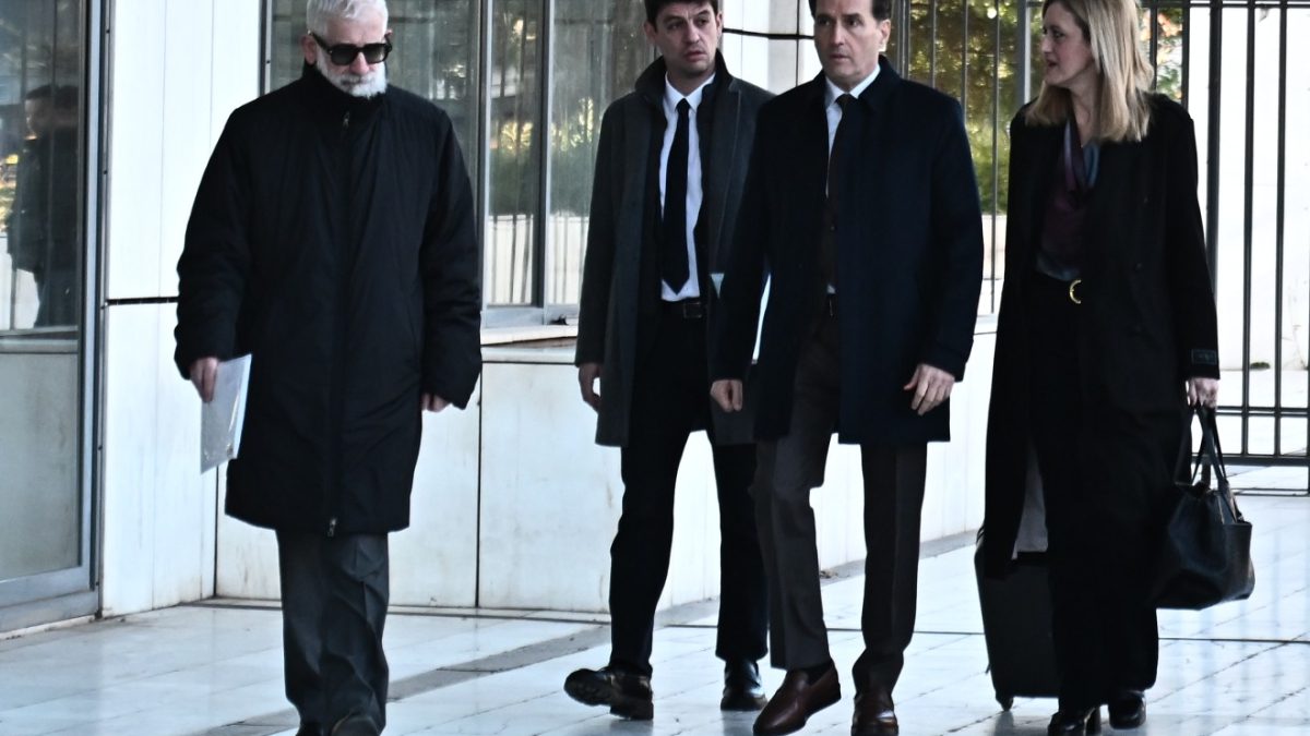 Πέτρος Φιλιππίδης: Πανικός στη δίκη του – Ένταση με τον Δημητρακόπουλο και αδιαθεσία για την καταγγέλλουσα