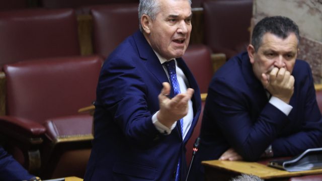Δημήτρης Κυριαζίδης: Αστυνομικός ο βουλευτής που έκανε το σεξιστικό σχόλιο – “Αγαπάει” τις γυναίκες και τους γκέι – Ποιος είναι εκτός πολιτικής