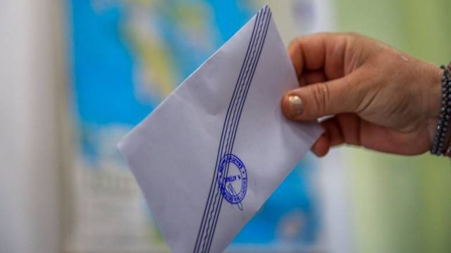 Δημοσκόπηση MRB: Η ΝΔ διατηρεί προβάδισμα 11,3% έναντι του ΠΑΣΟΚ παρά την δυσαρέσκεια για τα Τέμπη