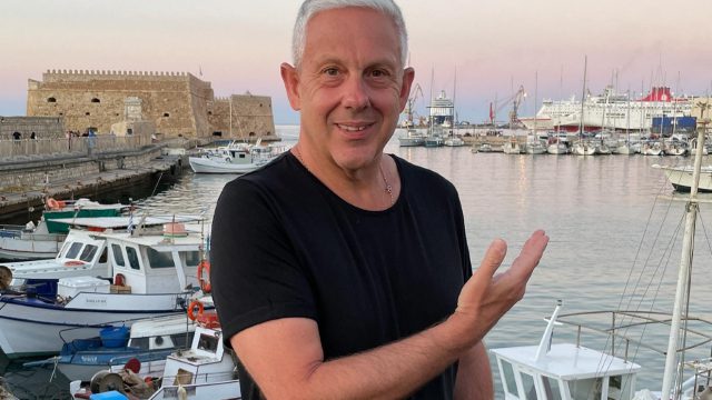 Έξω από τα δόντια ο Τάσος Δούσης για τον βανδαλισμό στην Εθνική Πινακοθήκη: «Αν είναι να σπάμε ό,τι δεν μας αρέσει, θα γίνουμε κόλαση»