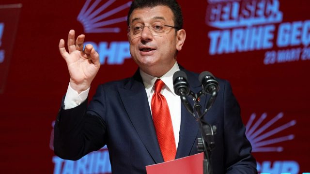 Τουρκία: Ελεύθερη… πτώση στην οικονομία λόγω Ιμάμογλου – Το νέο μήνυμά του από την φυλακή