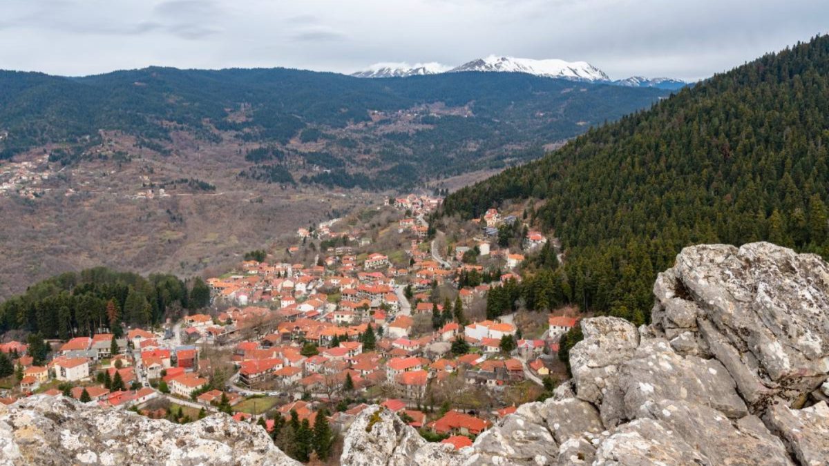 11+1 ξενοδοχεία και ξενώνες σε Ελάτη και Περτούλι