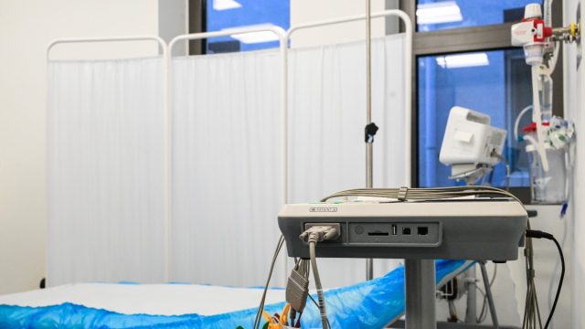 «Φρένο» στις μεταρρυθμίσεις του ΕΣΥ:  Άμεσες αλλαγές σε «Επείγοντα», κτιριακές υποδομές και ψηφιακά