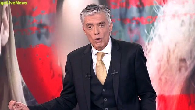 Σε έξαλλη κατάσταση ο Νίκος Ευαγγελάτος: «Ντροπή, τα αρπάξατε από κάπου;»