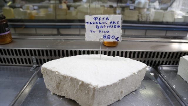 Η ελληνική φέτα έχει «σουξέ»: Ανάρπαστη και στο Λονδίνο!