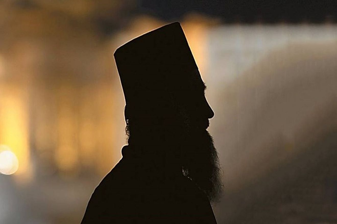 Αποφυλακίστηκε πρώην Αρχιμανδρίτης και κάνει… live στο Tik Tok!