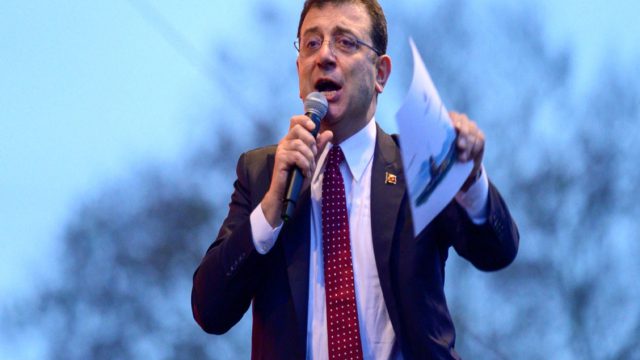 «Η απάντηση που πρέπει θα δοθεί από τον λαό»: Το χειρόγραφο σημείωμα του Ιμάμογλου μετά τη σύλληψή του