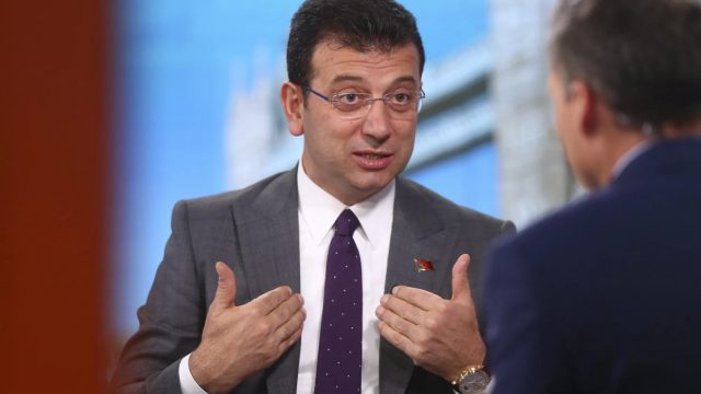 Άσπονδοι εχθροί Ιμάμογλου – Ερντογάν: «Σε προκαλώ!» – Δείτε βίντεο από τα κρατητήρια