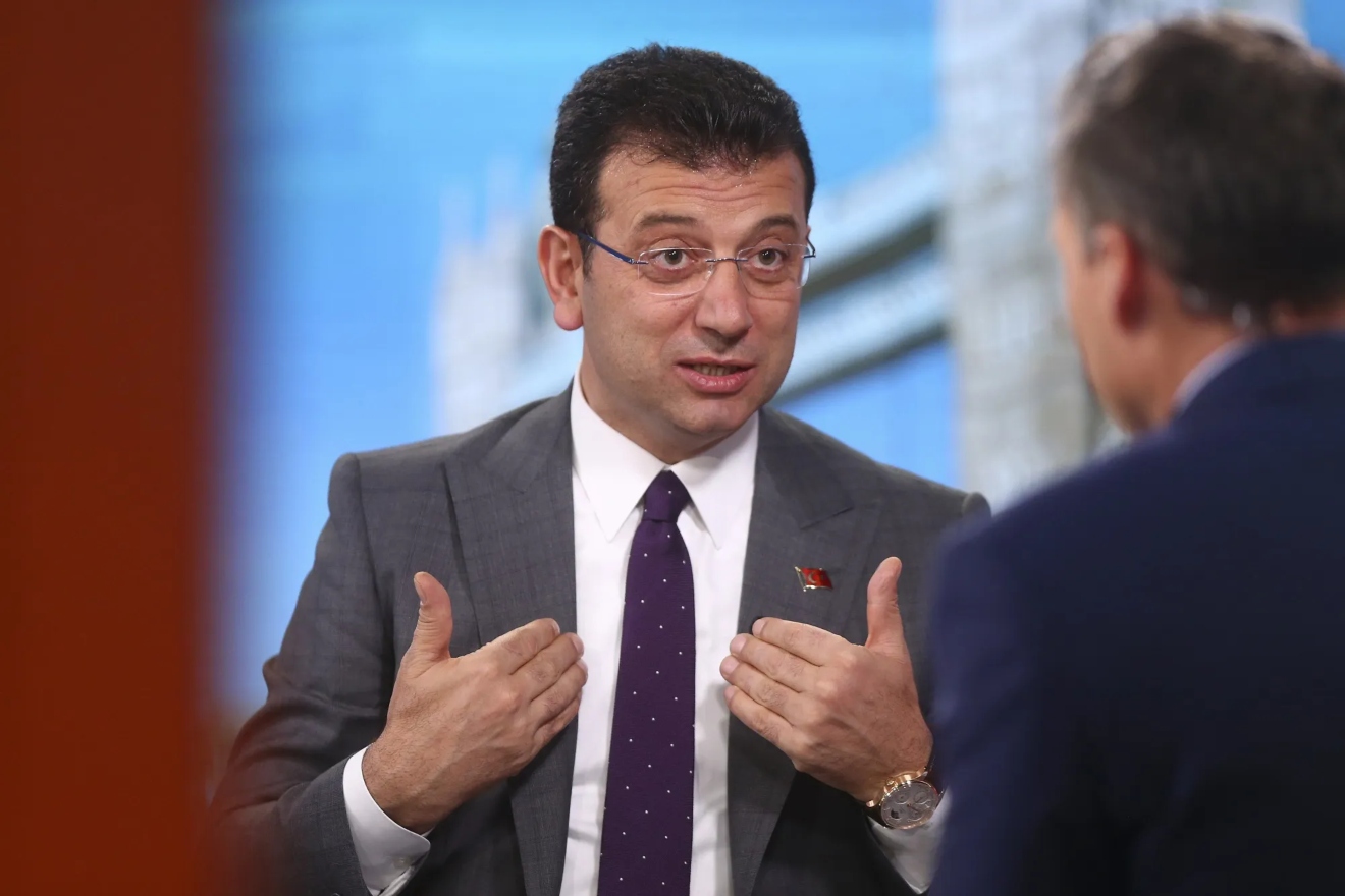 Άσπονδοι εχθροί Ιμάμογλου – Ερντογάν: «Σε προκαλώ!» – Δείτε βίντεο από τα κρατητήρια