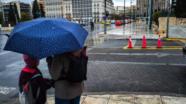 Καιρός σήμερα 3/3: Πέταγμα χαρταετού… με δυσκολία λόγω άστατων συνθηκών – Η εκτίμηση Αρναούτογλου και Καλλιάνου