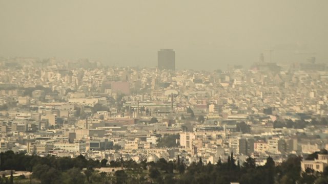 Καιρός σήμερα 14/3: «Πέπλο» σκόνης και 27 βαθμοί – Εξελίξεις από Σούζη και Αρναούτογλου