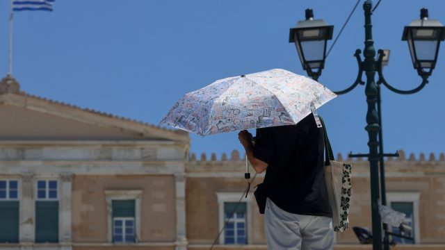 Καιρός: Μέχρι και 34 βαθμούς η θερμοκρασία – Ο Κλέαρχος Μαρουσάκης προειδοποιεί