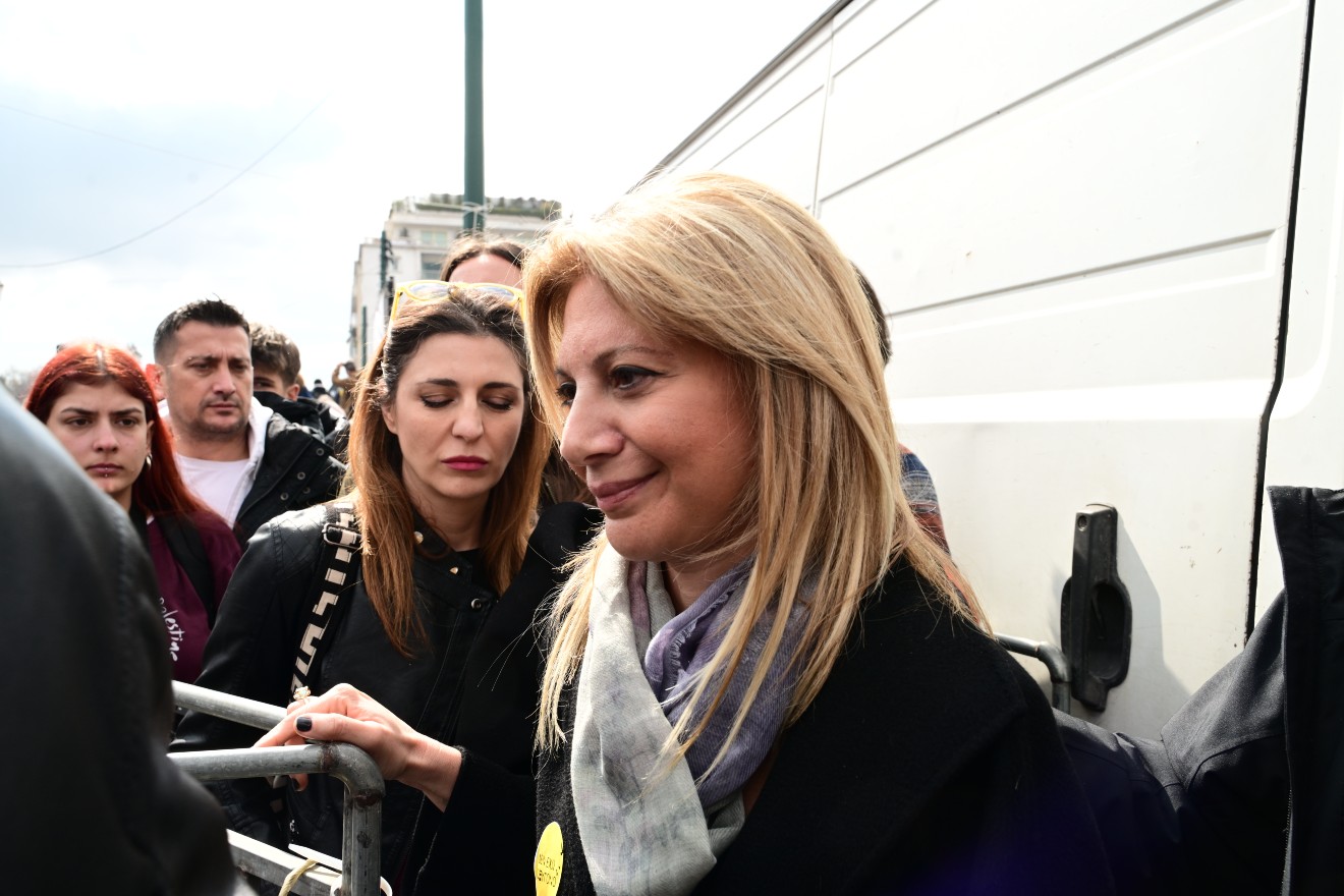 Τραγωδία στα Τέμπη: Εξώδικο Καρυστιανού και συγγενών θυμάτων στον Κακλαμάνη – «Στο βαρέλι της απαξίωσής μας δεν υπάρχει πάτος»
