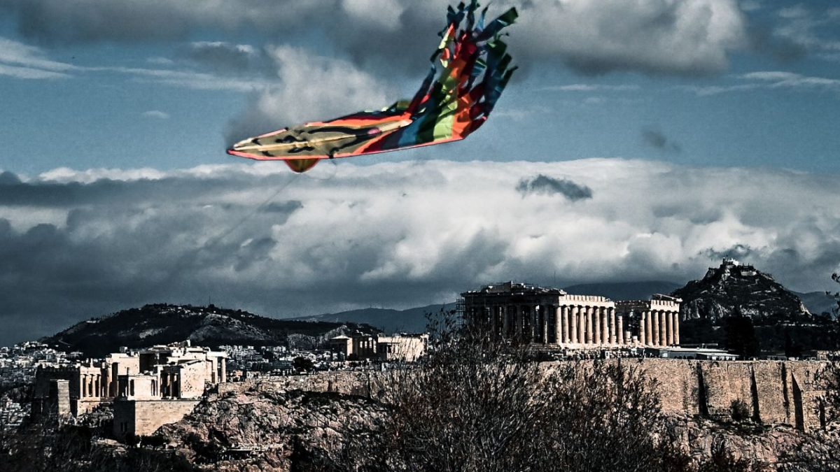 Καθαρά Δευτέρα: Πλήθος κόσμου στον λόφο Φιλοπάππου – Σαρακοστιανά εδέσματα από τον δήμο Αθηναίων
