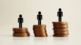 «Κλειδώνει» το ποσό της αύξησης στον κατώτατο μισθό – Πότε αναμένεται