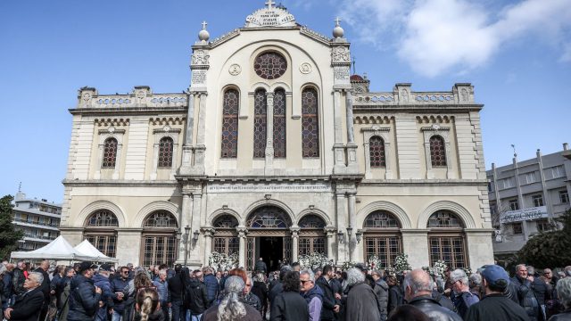 Μανώλης Λιδάκης: Συγκίνηση στο τελευταίο «αντίο» στον σπουδαίο καλλιτέχνη