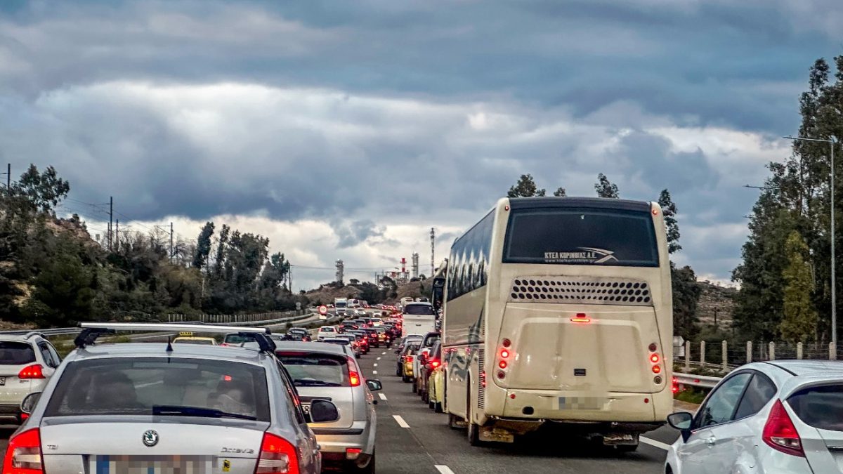 Στο «κόκκινο» ο Κηφισός: Σοβαρές καθυστερήσεις λόγω καραμπόλας