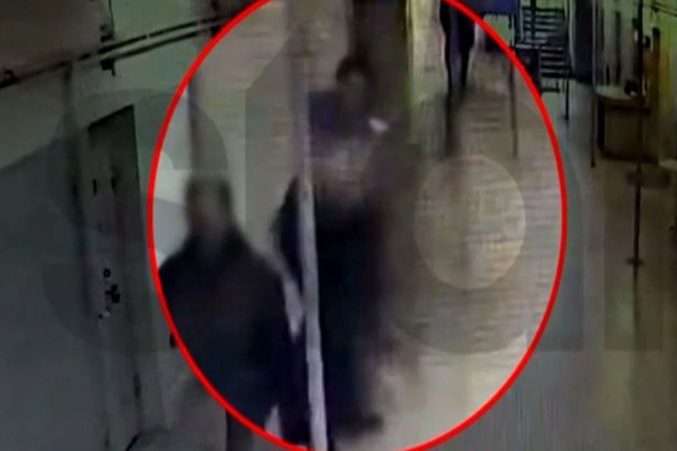 Σοκαριστική επίθεση σε σωφρονιστικό υπάλληλο στις φυλακές Νέας Αλικαρνασσού – Το βίντεο ανατριχιάζει