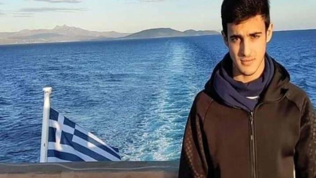 «Στις ράγες δύο τρένων»: Συγκινεί το τραγούδι για τον 23χρονο Κυπριανό που χάθηκε στα Τέμπη