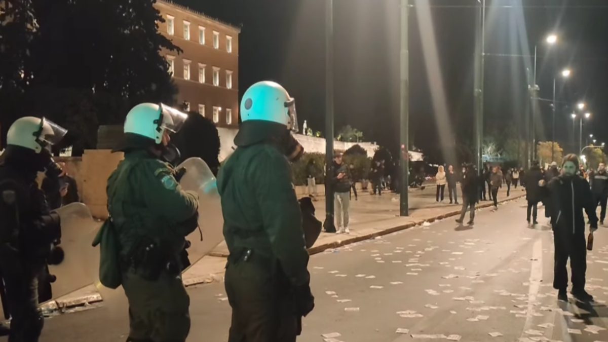 ΜΑΤατζής σε διαδηλωτή: «100 ευρουλάκια θα πάρω σήμερα, για μια ώρα μόνο από σένα»