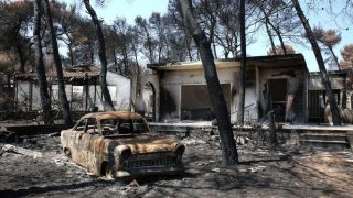 «Ξέρω ότι θα πεθάνω»: Συγκλονίζουν οι μαρτυρίες των συγγενών των θυμάτων της πυρκαγιάς στο Μάτι