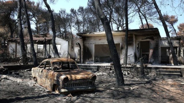 «Ξέρω ότι θα πεθάνω»: Συγκλονίζουν οι μαρτυρίες των συγγενών των θυμάτων της πυρκαγιάς στο Μάτι