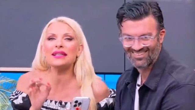 Απίστευτη αποκάλυψη Παπακώστα για τη Μενεγάκη: «Μου στέλνει μηνύματα και μου ζητάει…»