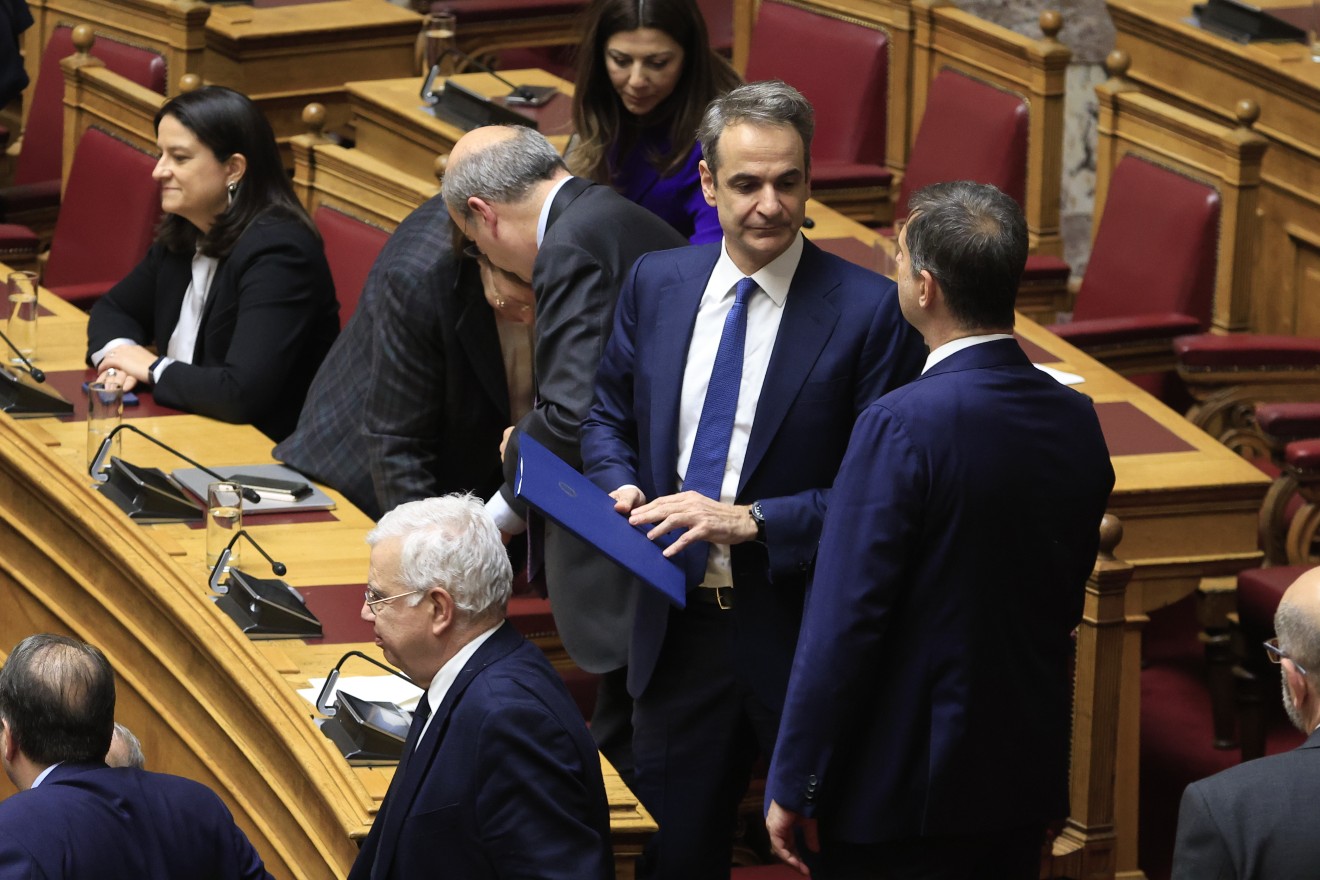 Ανασχηματισμός: Οι «καραμπόλες» της τελευταίας στιγμής και το δύσκολο στοίχημα της κυβέρνησης