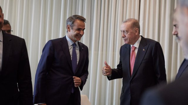 «Κλυδωνισμοί» στις ελληνοτουρκικές σχέσεις: «Παγώνει» η συνάντηση Μητσοτάκη-Ερντογάν μετά την φυλάκιση Ιμάμογλου