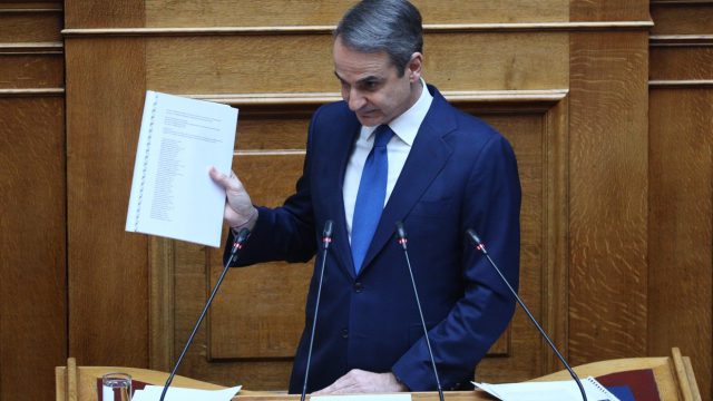 Ένταση Μητσοτάκη με Κωνσταντοπούλου: «Δεν χρειάζεται να τιμάτε έτσι τον Στάλιν»