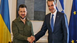 Τηλεφωνική επικοινωνία Μητσοτάκη – Ζελένσκι: «Η Ελλάδα θα συνεχίσει να στηρίζει την Ουκρανία»