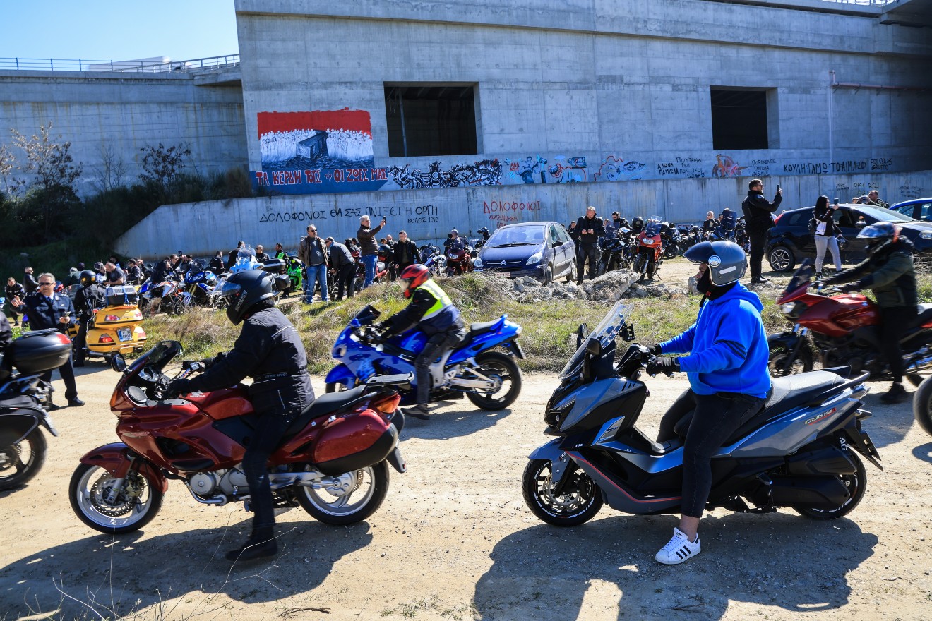 Τέμπη: Μεγάλη μοτοπορεία στη μνήμη των 57 θυμάτων – «Ο κόσμος δεν ξεχνά»