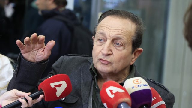 Σπύρος Μπιμπίλας στη δίκη Φιλιππίδη: «Η σύζυγός του ήξερε για τις σχέσεις του – Έλεγαν ότι ηθοποιός αυτοκτόνησε εξαιτίας του»
