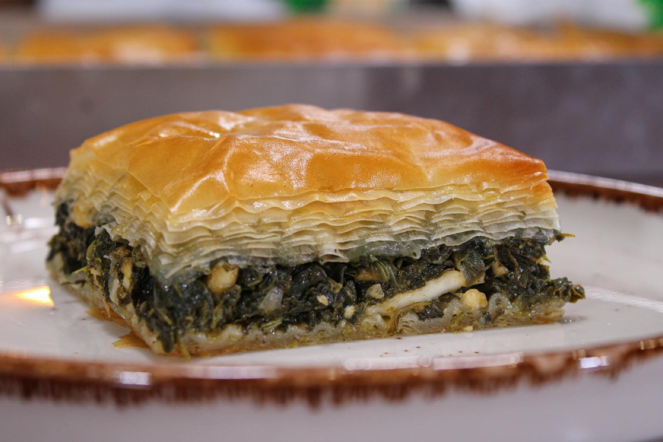 Νηστίσιμη σπανακόπιτα με τραγανό φύλλο