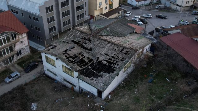Ραγδαίες εξελίξεις στη Βόρεια Μακεδονία: Παραιτήθηκε ο δήμαρχος του Κότσανι μετά την φονική πυρκαγιά