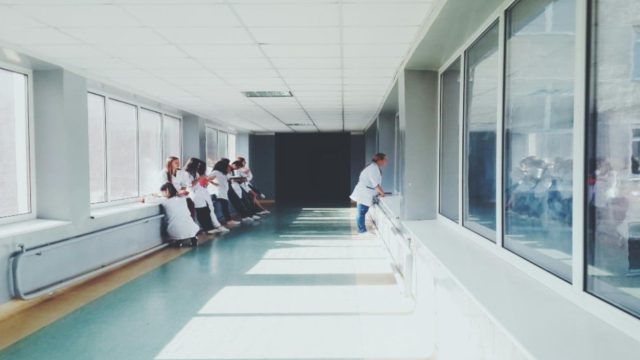 Εσπευσμένα στο νοσοκομείο Βόλου από την Αλόννησο 17χρονη με γρίπη Β