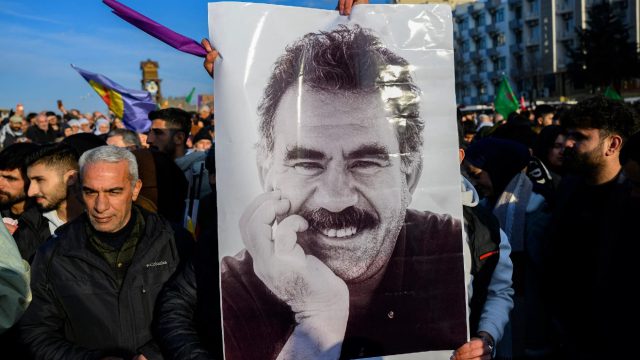 Κοσμογονικές εξελίξεις στην Τουρκία: Εκεχειρία με ΡΚΚ και αίτημα των Κούρδων για απελευθέρωση Οτσαλάν
