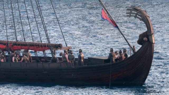 Πύλος: Νέες φωτογραφίες από τα γυρίσματα της «Οδύσσειας» – Τρελαμένος ο Ματ Ντέιμον