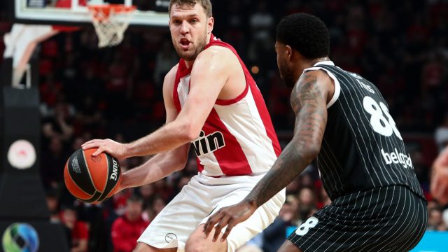 Ολυμπιακός – Παρτίζαν 82-70: Oι Πειραιώτες… γιόρτασαν στο κατάμεστο ΣΕΦ